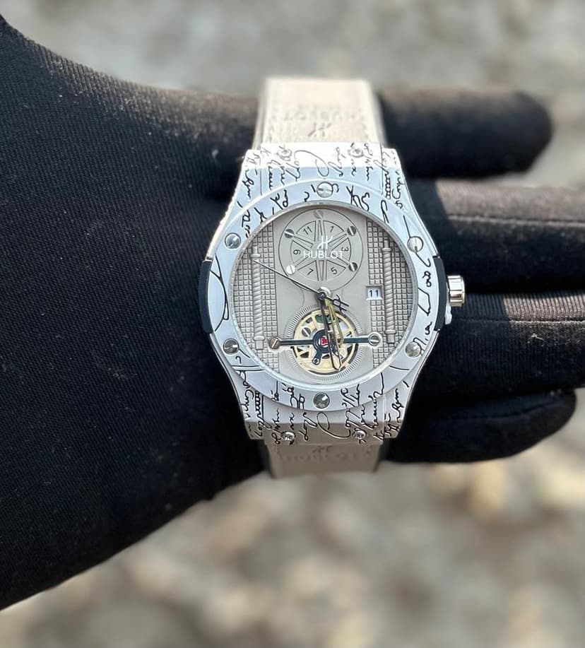 Wrist watch for classic men